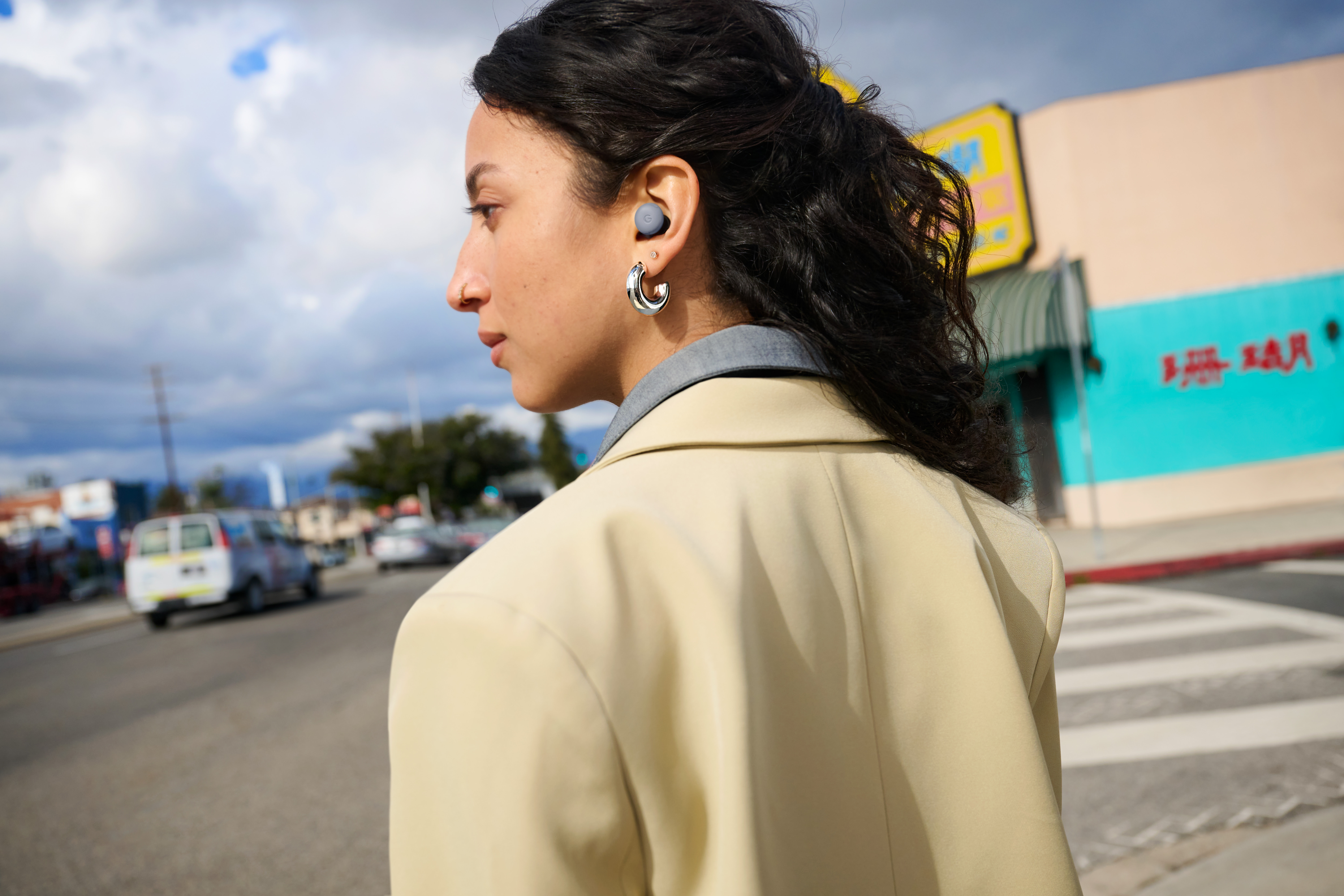 Pixel Buds Pro 2 available in new Moonstone color - Google Pixel 