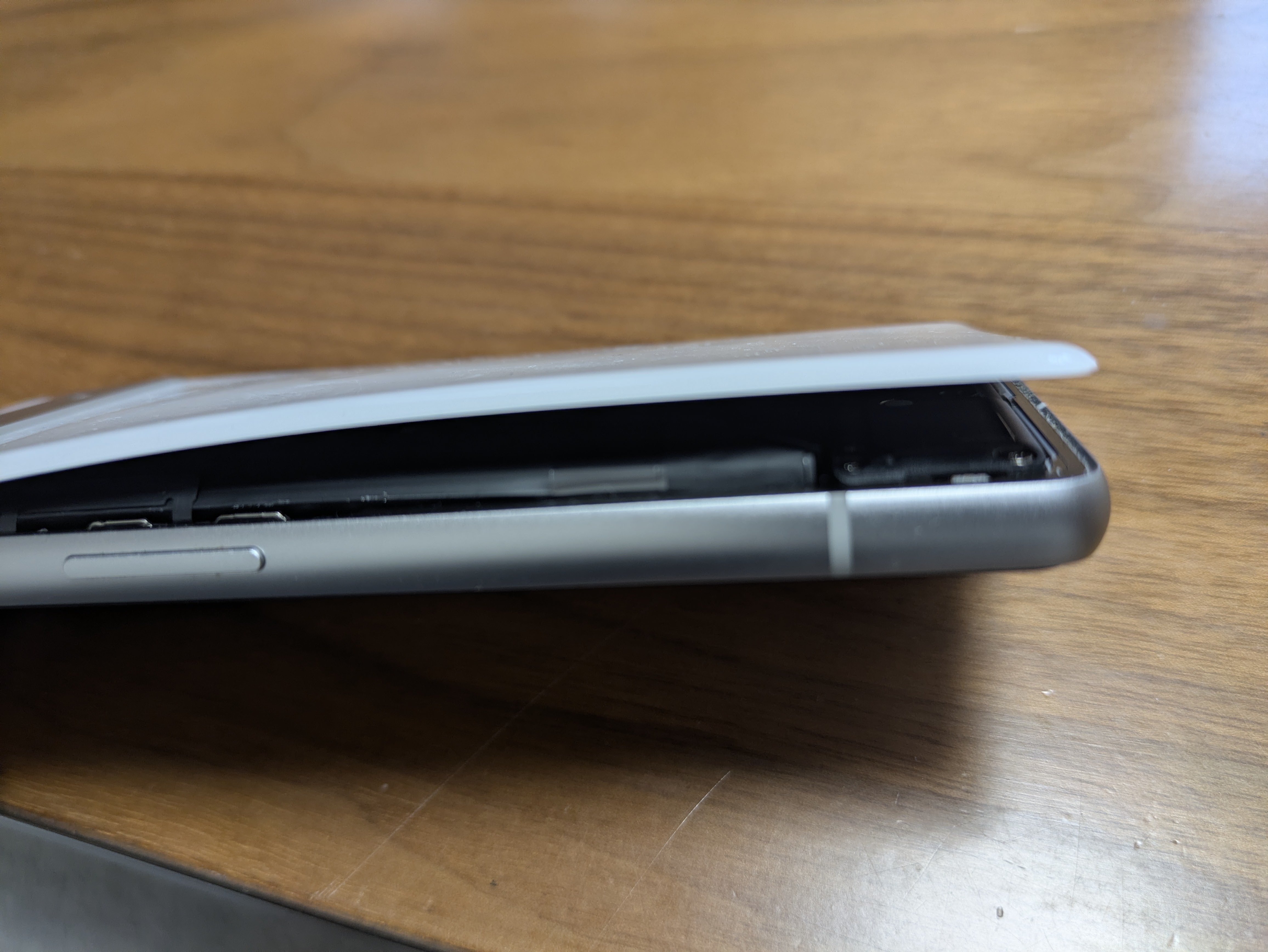 グーグルピクセル7aのバッテリー膨張 - Google Pixel コミュニティ