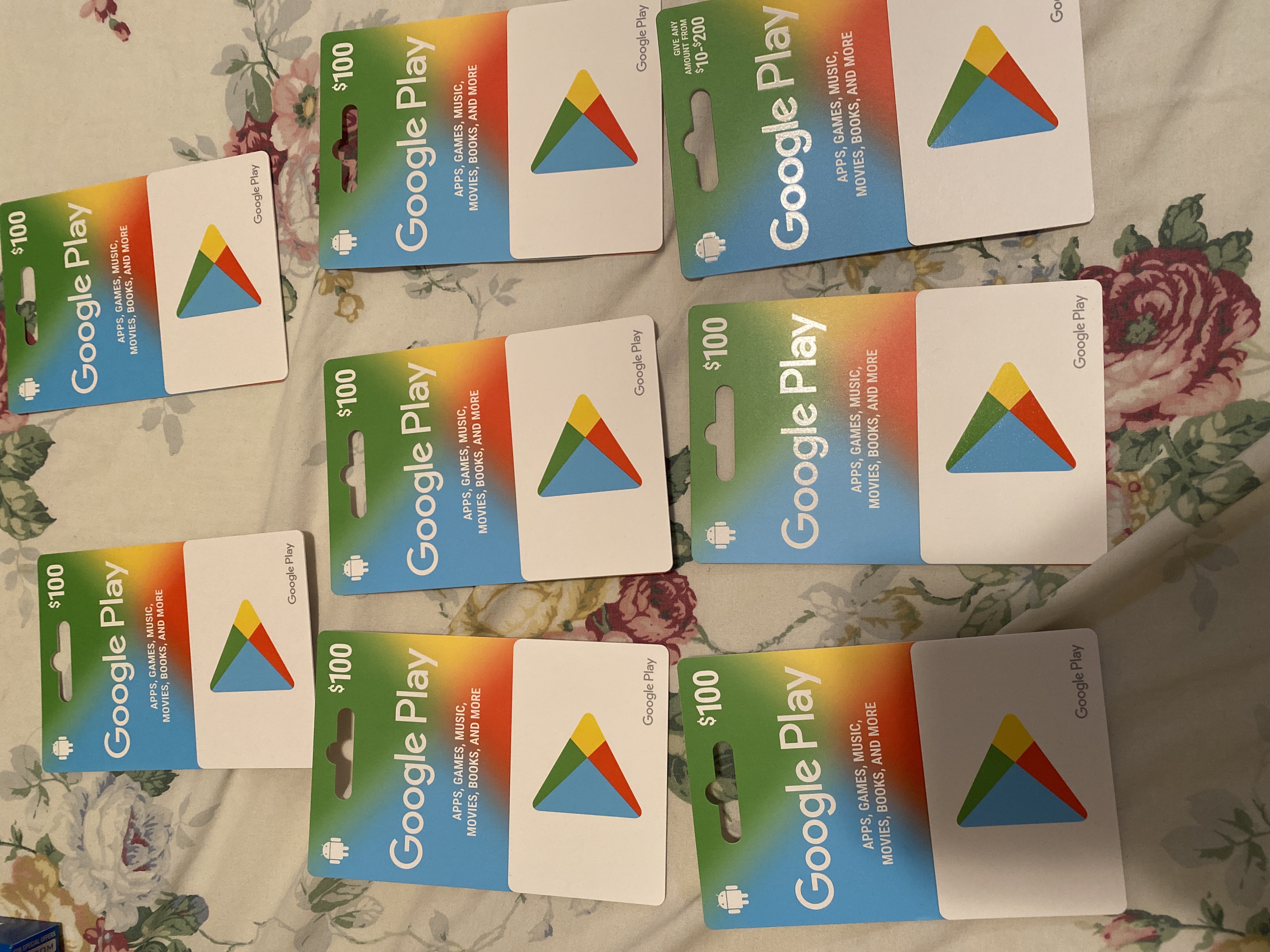 Comprei 3 cards de 100 reais 2 eu consegui resgatar mais 1 eu não consegui  não o que eu faço - Comunidade Google Play