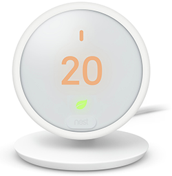 Nest Thermostat E instalado no suporte