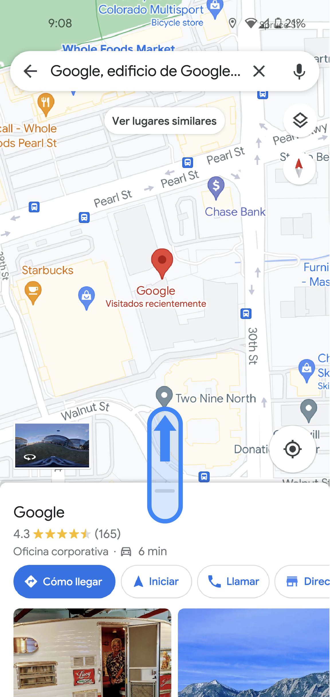 Se muestra la ubicación de una oficina de Google en la app de Google Maps. En la parte inferior de la app aparece el nombre de la ubicación y las calificaciones promedio con botones para buscar instrucciones sobre cómo llegar, iniciar la navegación, realizar llamadas y mucho más.