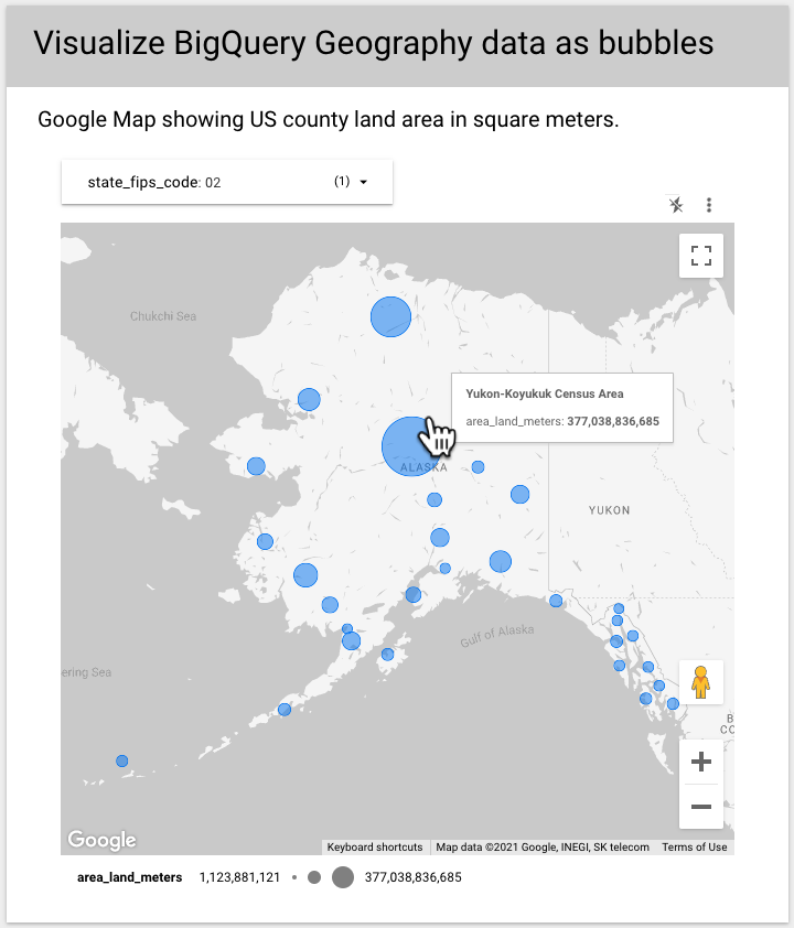 Ein Looker Studio-Beispielbericht mit einer Google Maps-Karte, auf der Landkreise in Alaska als Bubbles dargestellt werden, deren Größe für die Fläche in Quadratmetern steht.