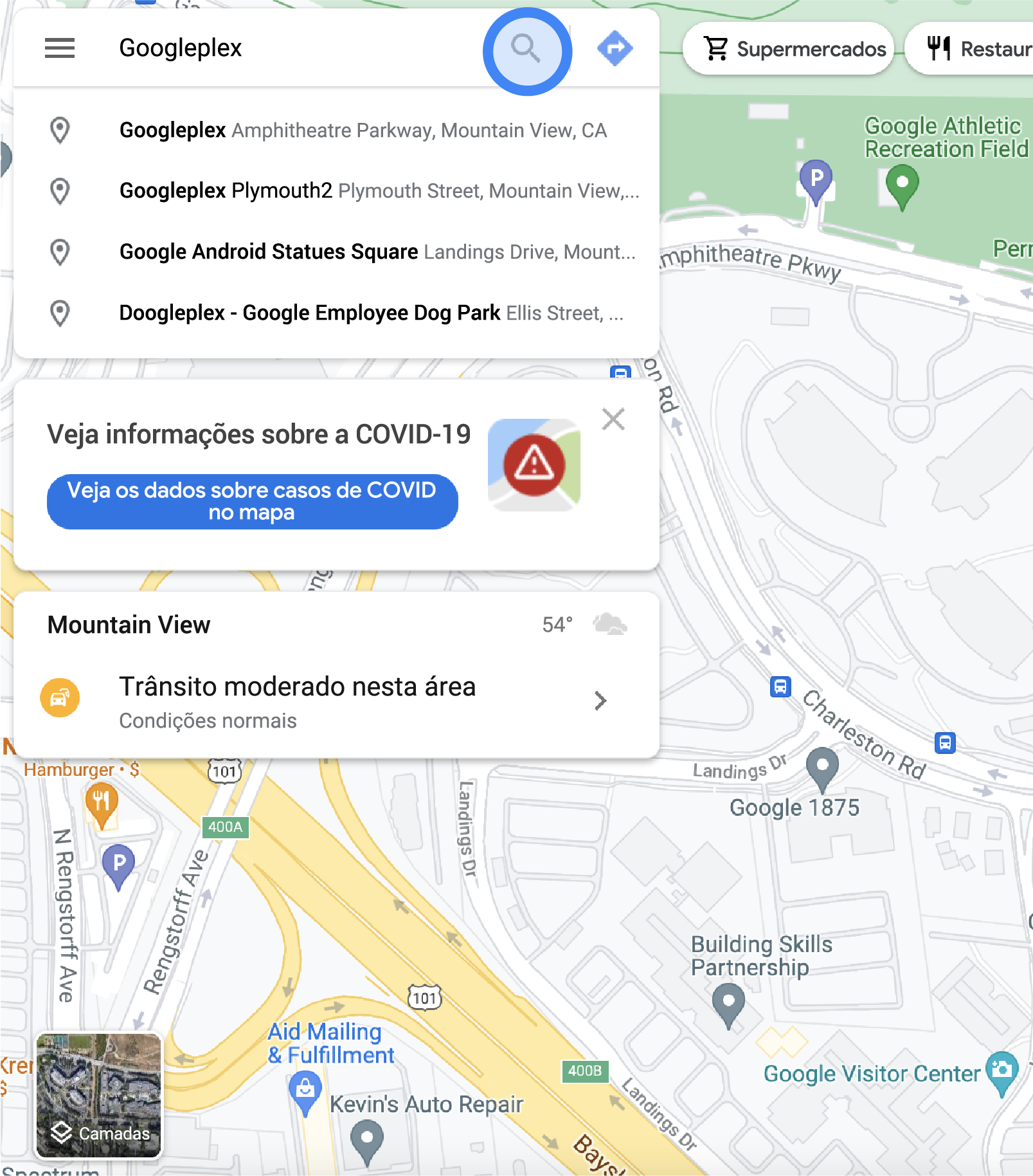 "Googleplex" é digitado na barra de pesquisa do Google Maps. Uma lista de resultados é exibida abaixo.