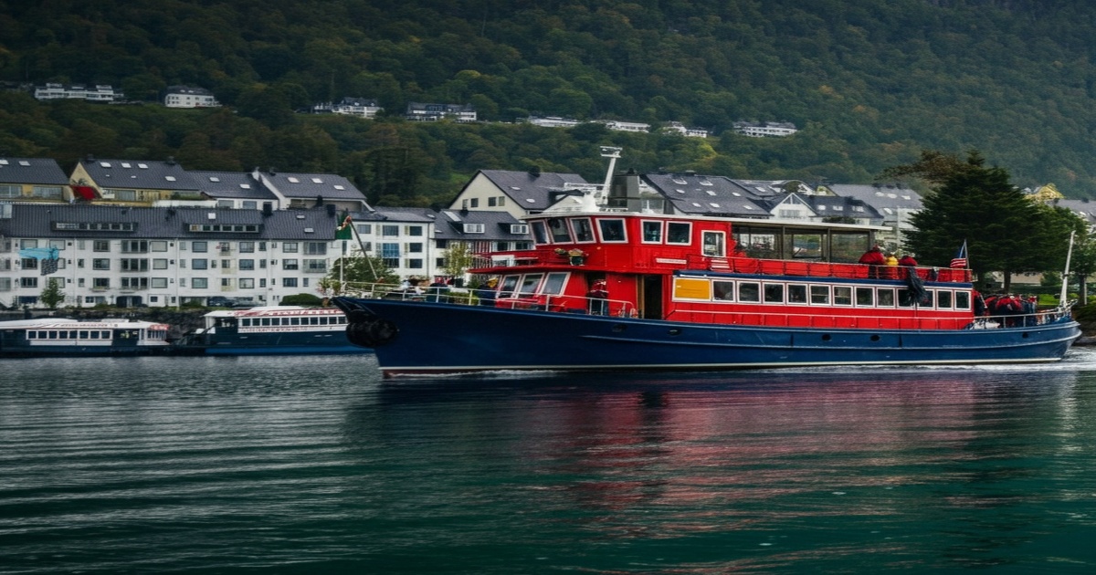Main image to the post Norway Considers Tourist Tax Amidst Rising Popularity