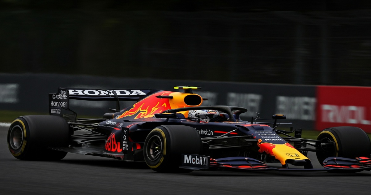Main image to the post Piastri Grabs Pole as Red Bull Navigates Post-Horner Era