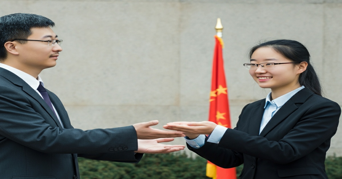 Zhang Donggang Engages Students on Xiaohongshu for Inclusive Governance at Renmin University