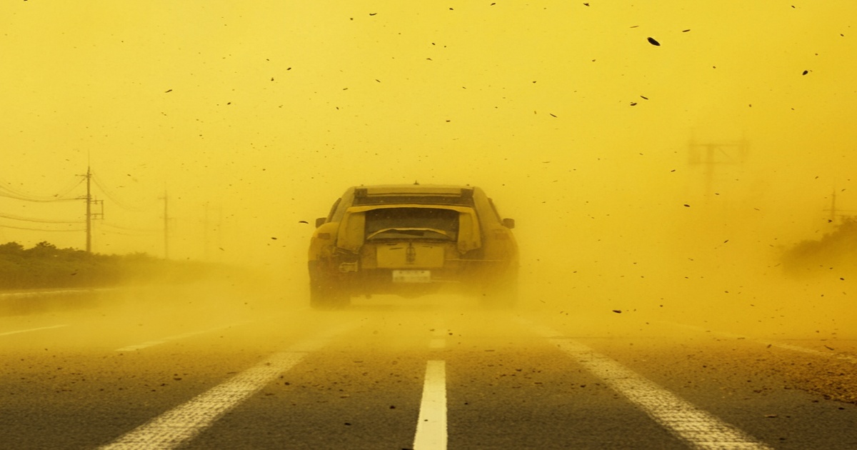 Main image to the post Yellow Dust from Asia Blankets Japan, Raising Health Concerns