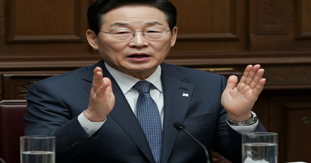 Main image to the post Yoon Suk Yeol Summoned Amid Martial Law Probe, Faces Potential Arrest