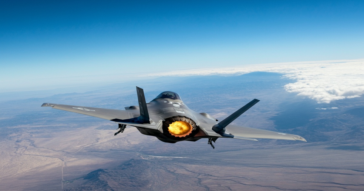 Main image to the post Navy Pilot Safe After F-35C Fighter Jet Crash in California