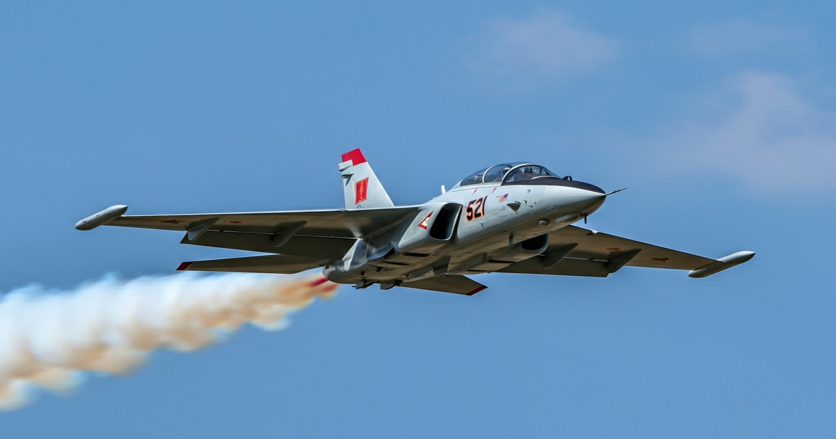 Main image to the post PLA Air Force's Bayi Aerobatic Team Heads to Thailand for Diplomatic Anniversary Celebration