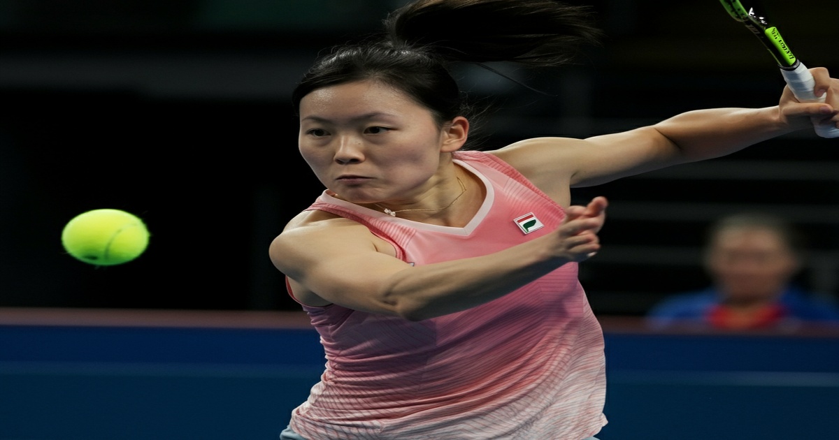 Main image to the post Zheng Qinwen Falls to Gauff in Italian Open Semifinal After Thrilling Battle
