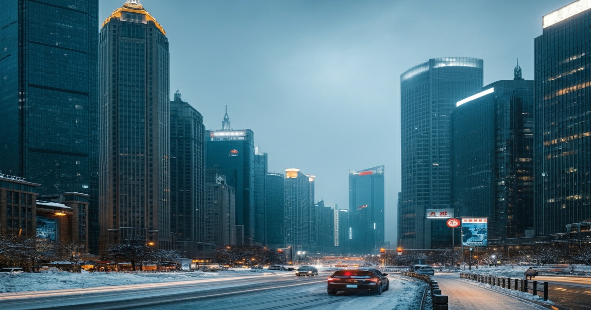 Main image to the post Shanghai's Early Heatwave to Be Cut Short by Incoming Cold Snap