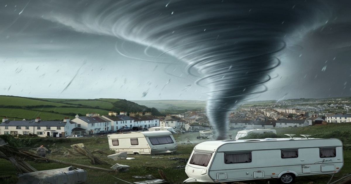 Main image to the post Mini Tornado Wreaks Havoc in Cornish Town, Overturning Caravans and Causing Damage