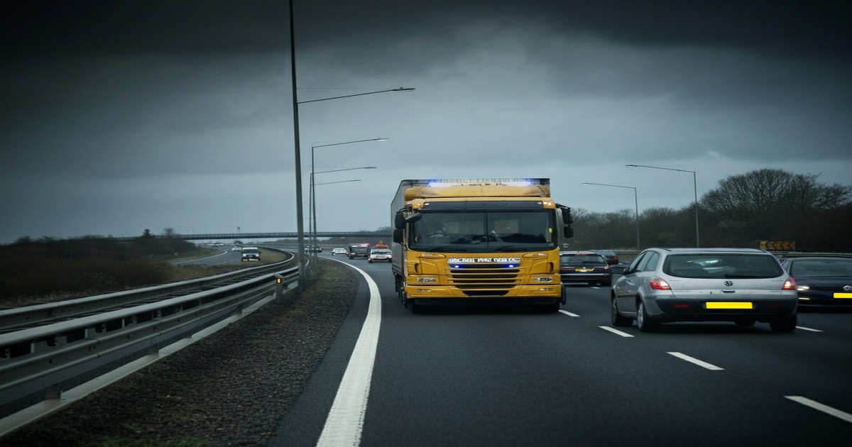 Main image to the post Fatal Crash on M62 Claims Life of 24-Year-Old Driver, Causing Major Delays