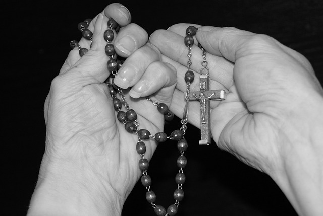 The Sorrowful Mysteries - A Guide to Prayer & Scripture