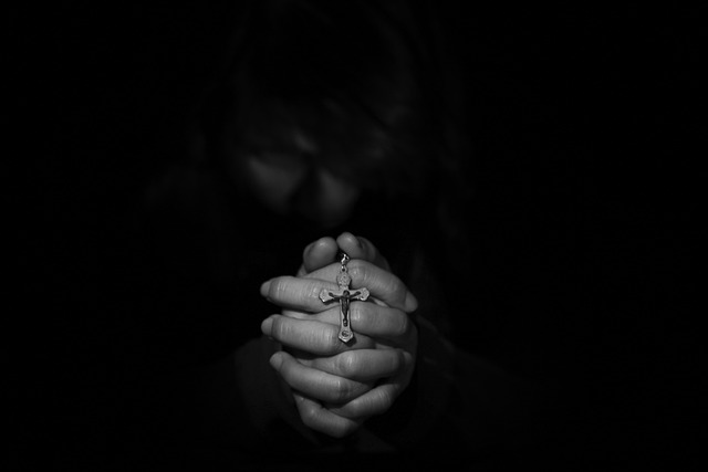 The Sorrowful Mysteries - A Guide to Prayer & Scripture