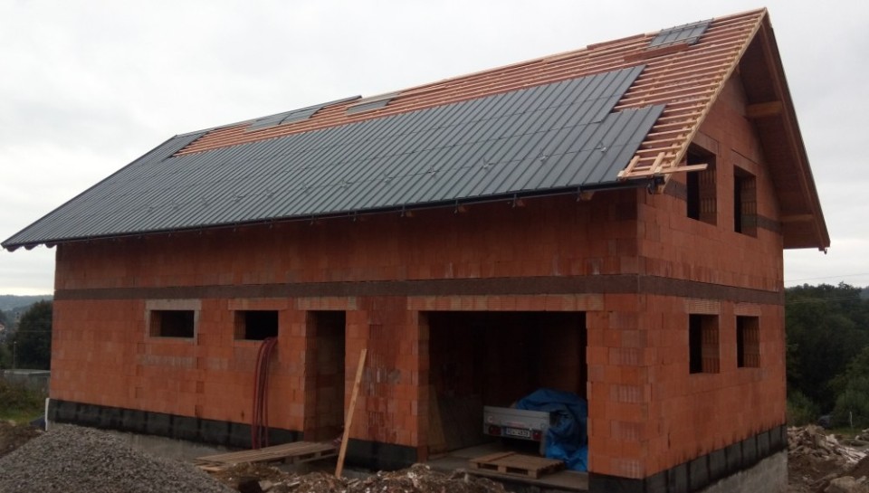 Pokrytí střechy hliníkovou střešní krytinou