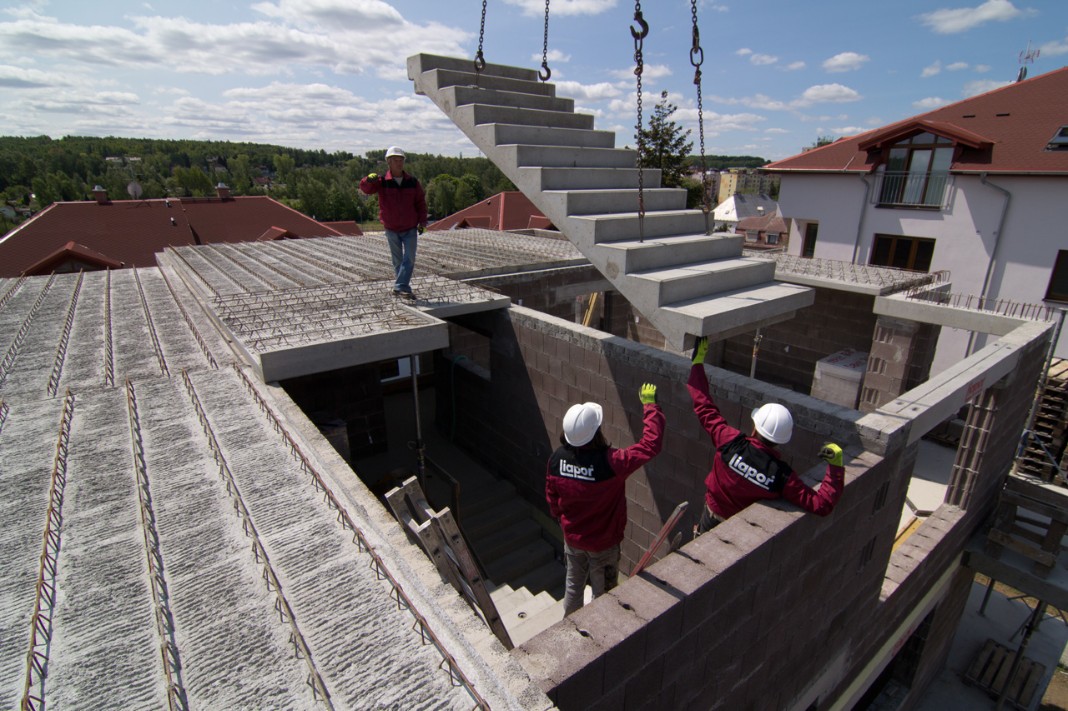 Nakonfigurujte si betonové schodiště na míru. Montáž zabere jen 1 hodinu!