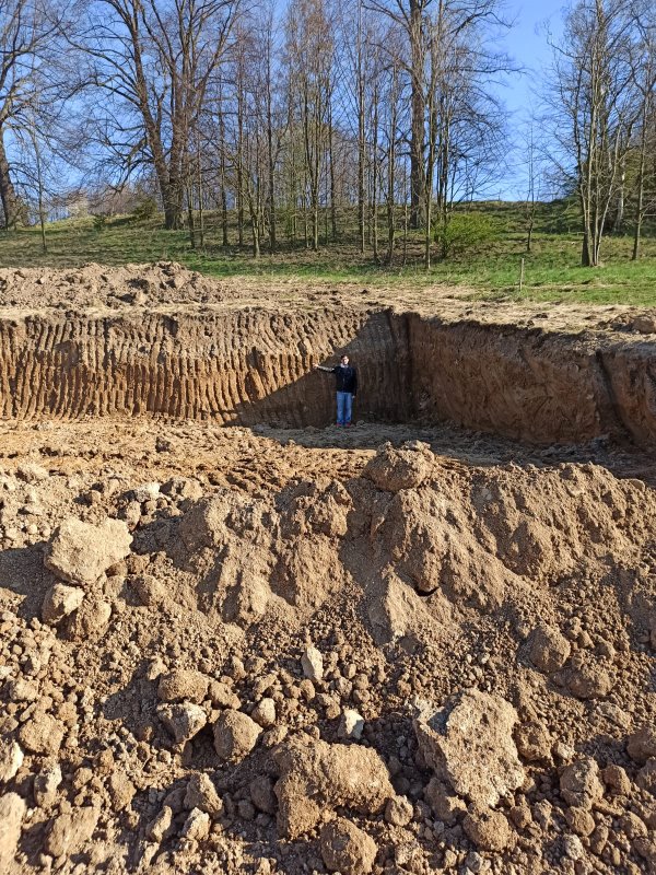 Rovnání pozemku a geodet aneb 200 m3 srandy