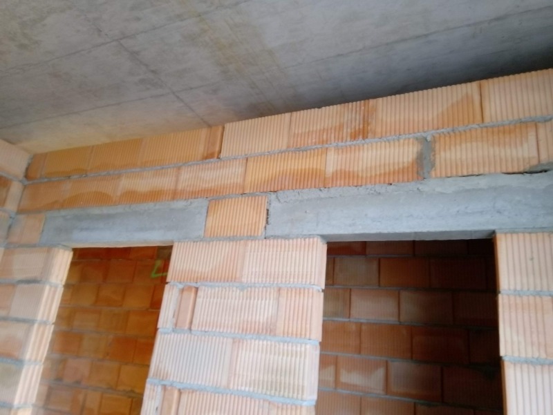 Atika, schodiště a příčky