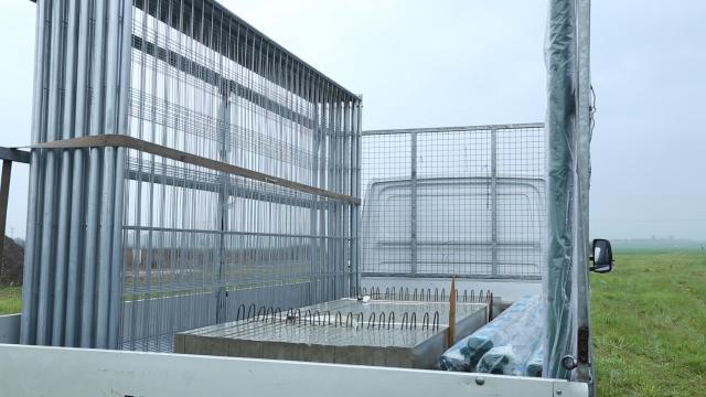 Oplocení pozemku – příprava a betonování sloupků