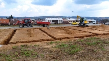 Srovnání pozemku pod RD a výkop základové spáry