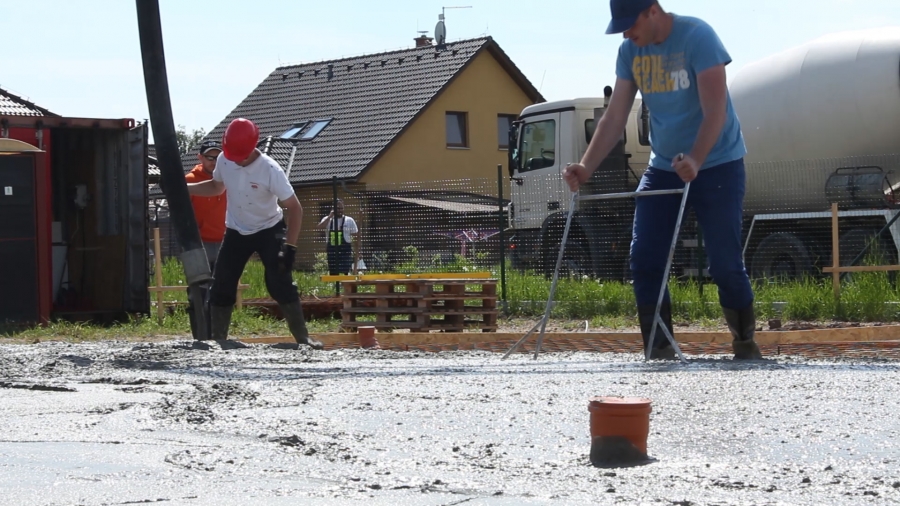 Betonování desky