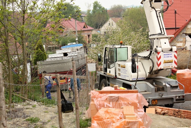 Stropní panely a věnec