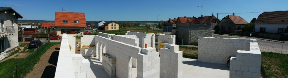 Pasivní dům svépomocí díky rodině a Ytongu
