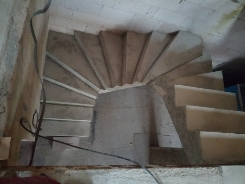 Betonové schodiště