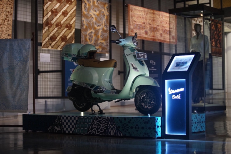 Apresiasi Vespa dan Batik di Industri Otomotif