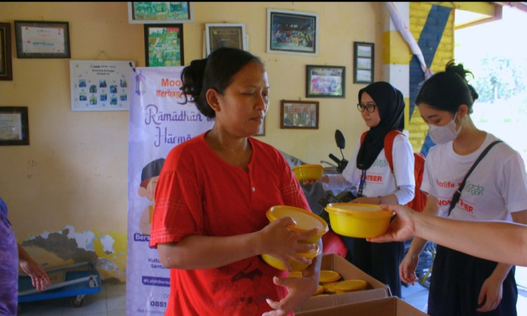 Moorlife Gandeng Garda Pangan Berbagi Bekal Buka Puasa untuk 4.000 Anak Yatim