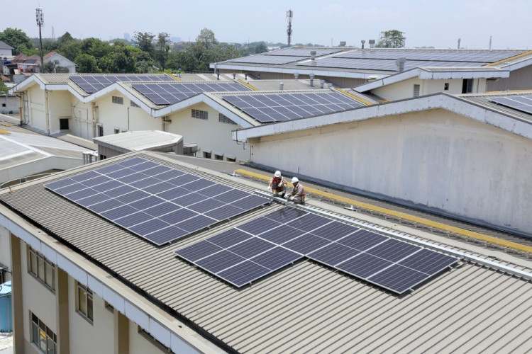 Tiga Jurus Pertamina NRE Bangun Industri Manufaktur Panel Surya