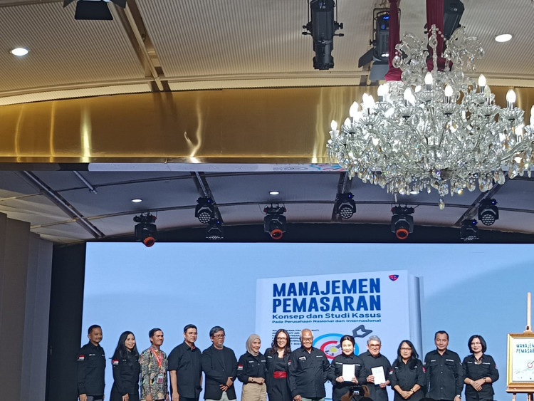 Peluncuran Buku Manajemen Pemasaran. (Foto: Audrey Aulivia Wiranto/SWA).