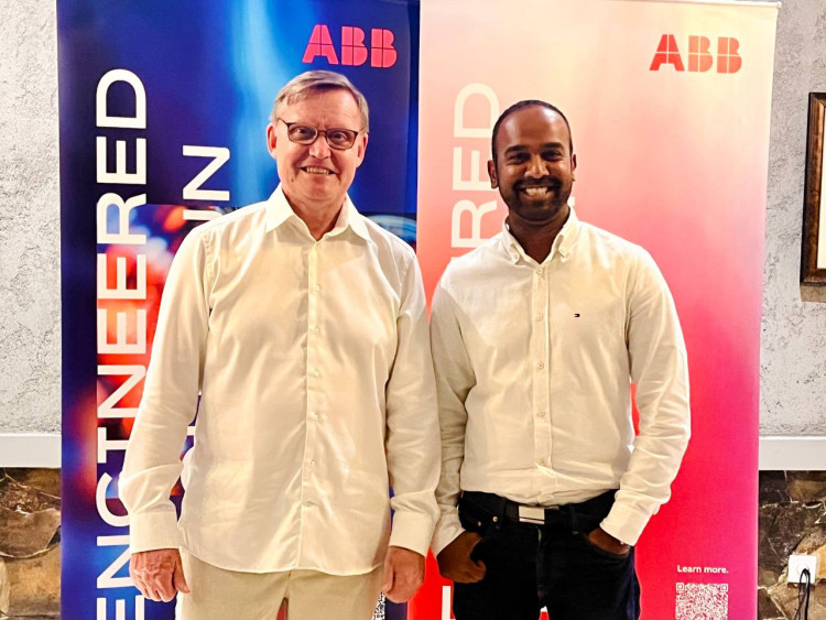 Anders Maltesen, President Energy Industries, Asia, ABB dan Abhinav Harikumar, Wakil Presiden Energy Industries, Asia Tenggara, ABB.