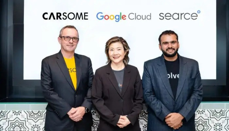 (ki-ka) Kjetil Rohde Jakobsen, Group CTO Carsome; Serene Sia, Country Director, Malaysia dan Singapura, Google; dan ash Thakker, Director, Solutions Consulting, Asia Pacific Searce. (dok. Searce)