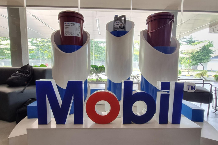 Melihat Dari Dekat Pembuatan Pelumas Mobil dan Federal Oil di Cilegon