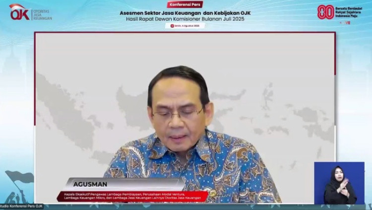 Kepala Eksekutif Pengawas Lembaga Pembiayaan, Perusahaan Modal Ventura, Lembaga Keuangan Mikro dan Lembaga Jasa Keuangan Lainnya OJK, Agusman, memaparkan materi sebagai hasil Rapat Dewan Komisioner Bulanan (RDKB) Juli 2025 secara daring pada Senin (4/8/2025). Tangkapan layar Nadia K. Putri/SWA