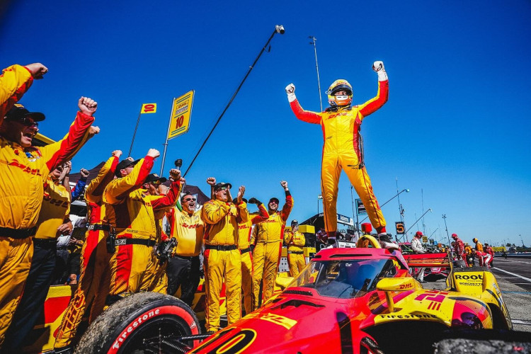 Pembalap Honda Alex Palou Raih Gelar Juara Dunia IndyCar 2025