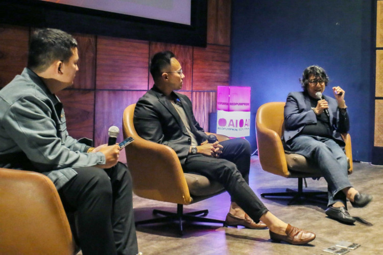 Diskusi panel para ahli dari Redpumpkin.AI dan AWS. (dok. ICS Compute) 