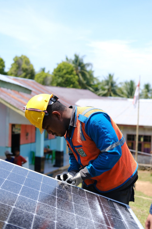Listrik PLN Masuk 24 Jam, Ratusan Siswa di Maluku Utara Mencicipi Digitalisasi Pendidikan