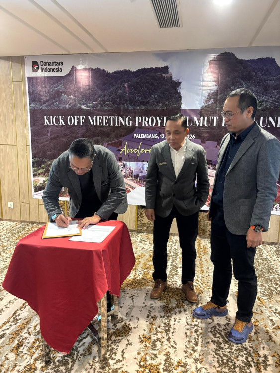 Penandatanganan Kick Off Meeting Proyek Pembangkit Listrik Tenaga Panas Bumi (PLTP) Lumut Balai Unit 3 PT Pertamina Geothermal Energy Tbk (PGE) di Sumatera Selatan. Proyek ini resmi dieksekusi melalui kick-off meeting pada 12 Januari 2026 dan ditargetkan beroperasi penuh pada 2030. (Foto: press release PGE)