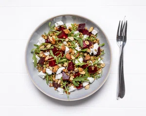 Lentil salad with beetroot and goat cheese