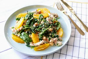 Warm quinoa salad with chicken and orange