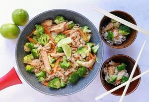 Oriental chicken and peanut stir-fry with vegetables