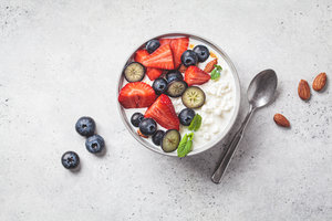 Cottage cheese with fruit