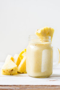 Mango and pineapple smoothie