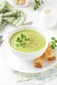 Pea and leek soup