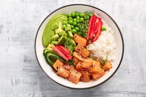 Zalm avocado poke bowl