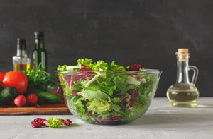 Simple salad with lemon dressing